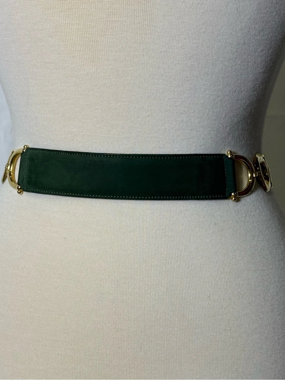 Medicis France Statement Belt Green Leather Gold Link Vintage small/medium 31 in